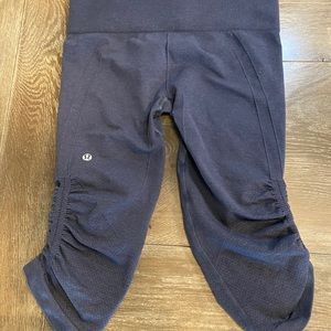 Lululemon below the knee scrunch legging